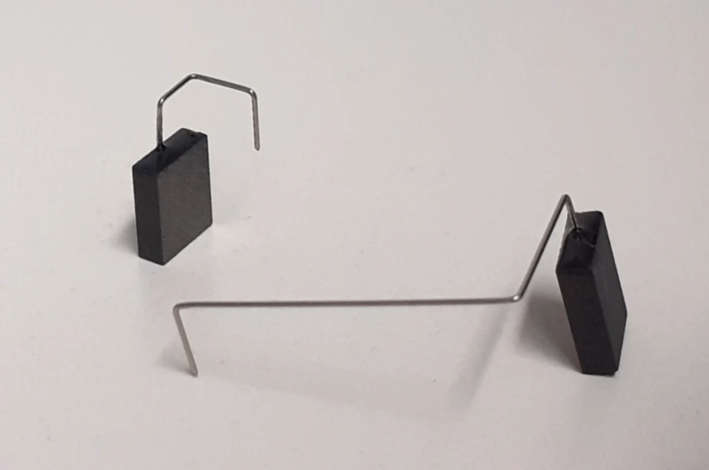 Long and short electrodes for MyoDish chambers